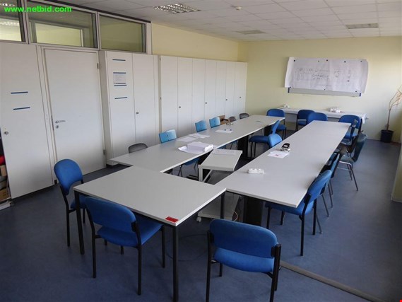 Used 8 Meeting tables for Sale (Trading Premium) | NetBid Industrial Auctions
