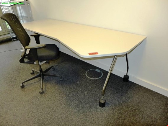 Used Vitra free-form desk for Sale (Trading Premium) | NetBid Industrial Auctions