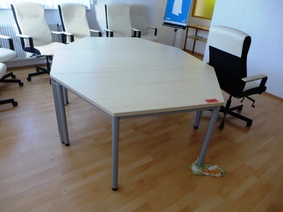 Used Techno 7110 Meeting table for Sale (Trading Premium) | NetBid Industrial Auctions
