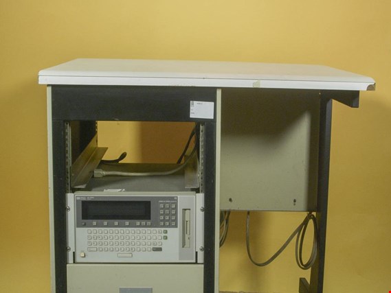 Used Hewlett Packard HP 75000 Measuring device with table for Sale (Trading Premium) | NetBid Industrial Auctions