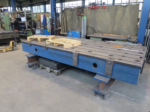Used Slot clamping table (blue) for Sale (Auction Premium) | NetBid Industrial Auctions