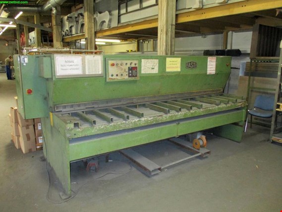 Used Fasti 509-30/4 Guillotine shears for Sale (Auction Premium) | NetBid Industrial Auctions