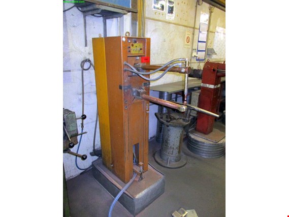 Used Aro N323 Spot welder for Sale (Auction Premium) | NetBid Industrial Auctions