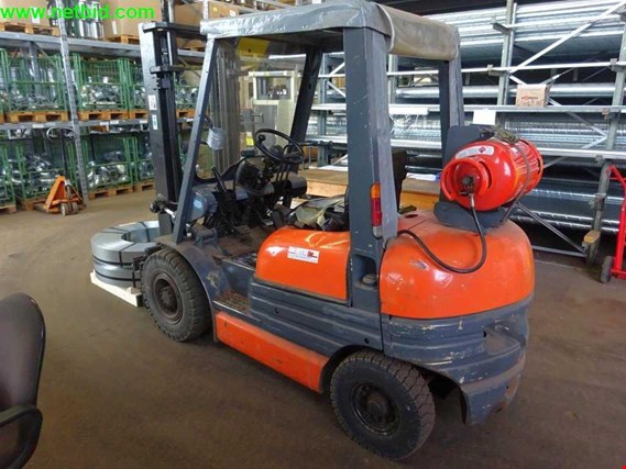 Used Toyota LPG forklift truck - delayed release until the end of the project according to RS for Sale (Auction Premium) | NetBid Industrial Auctions