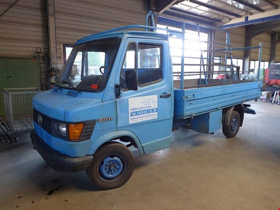 Used Mercedes-Benz 207D Truck for Sale (Auction Premium) | NetBid Industrial Auctions