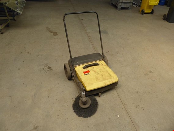 Used Kärcher 970 Manual hall sweeper for Sale (Trading Premium) | NetBid Industrial Auctions