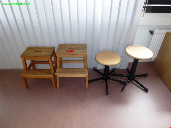 Used 2 Swivel spindle stool for Sale (Trading Premium) | NetBid Industrial Auctions
