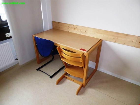 Used 8 Wooden chairs for Sale (Trading Premium) | NetBid Industrial Auctions