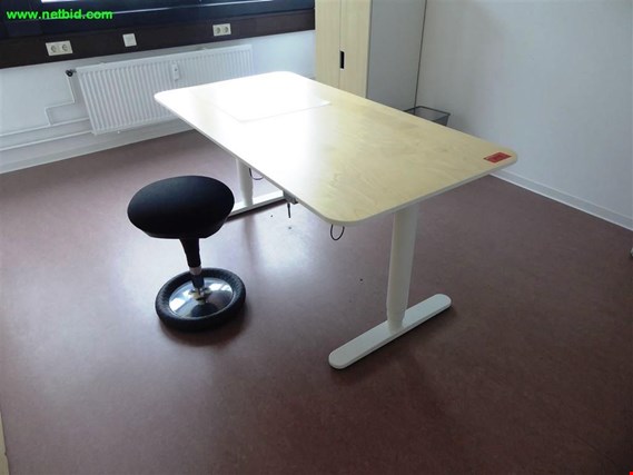 Schreibtisch gebraucht kaufen (Auction Premium) | NetBid Industrie-Auktionen
