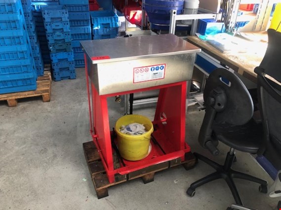 Used Rapid TB40 Parts washer for Sale (Auction Premium) | NetBid Industrial Auctions