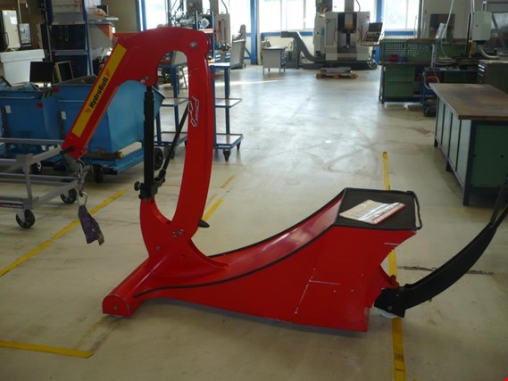 Used Frenzen Hydrobull Workshop crane for Sale (Auction Premium) | NetBid Industrial Auctions