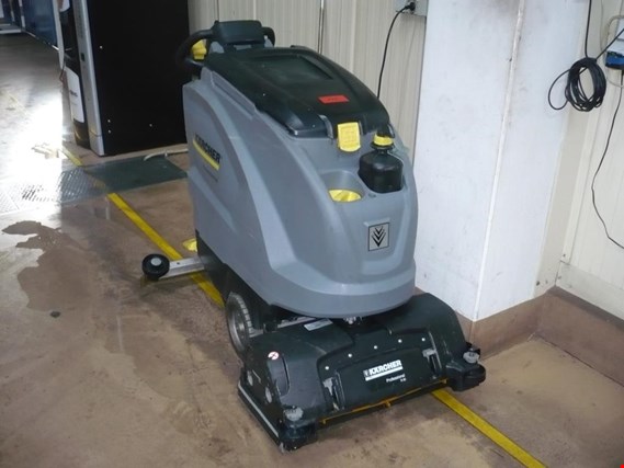 Used Kärcher Professional R65 Scrubber dryer for Sale (Auction Premium) | NetBid Industrial Auctions