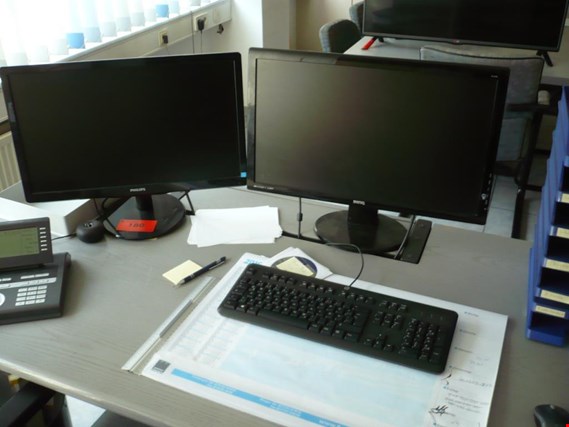 Used 2 24" widescreen monitors for Sale (Auction Premium) | NetBid Industrial Auctions