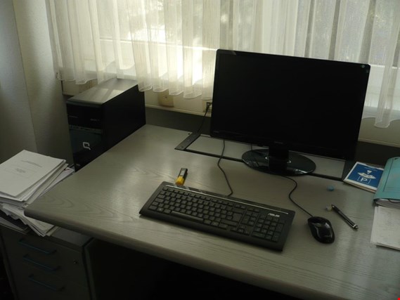 Used 24" widescreen monitor- later release 30.04. for Sale (Trading Premium) | NetBid Industrial Auctions