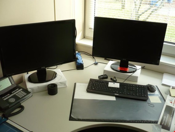 2 24" monitoren gebruikt kopen (Auction Premium) | NetBid industriële Veilingen