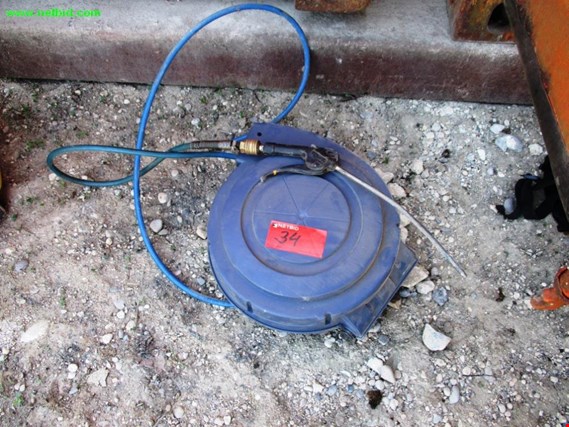 Used Compressed air hose w. reel for Sale (Trading Premium) | NetBid Industrial Auctions