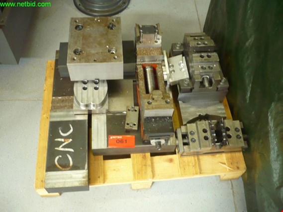 Used HOMGS Multipower 3 Vices for Sale (Auction Premium) | NetBid Industrial Auctions