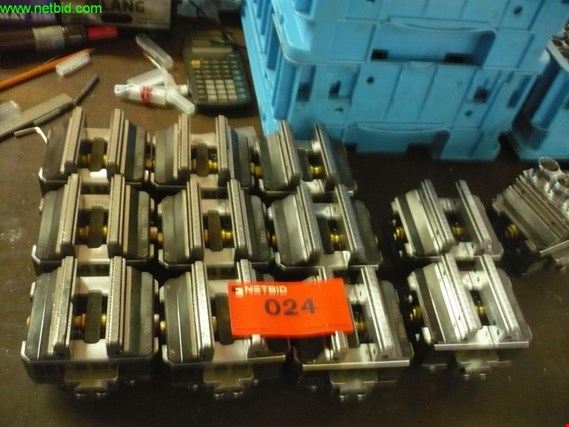 Used Lang Makro Grip 77 60 5 Axle centric clamps for Sale (Trading Premium) | NetBid Industrial Auctions