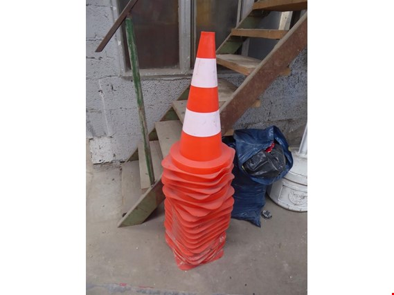 Used 18 Pylons for Sale (Auction Premium) | NetBid Industrial Auctions