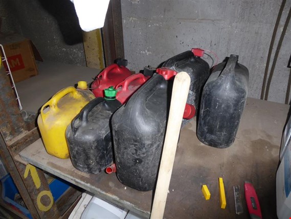 Used 5 Petrol can for Sale (Trading Premium) | NetBid Industrial Auctions
