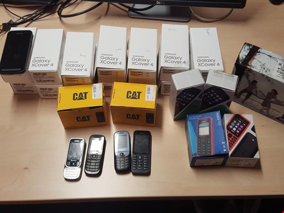 Used div. 1 Posten Cell phones for Sale (Auction Premium) | NetBid Industrial Auctions