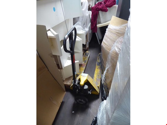 Used pallet truck for Sale (Auction Premium) | NetBid Industrial Auctions
