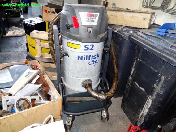 Used Nilfisk S2 industrial vacuum cleaner for Sale (Auction Premium) | NetBid Industrial Auctions