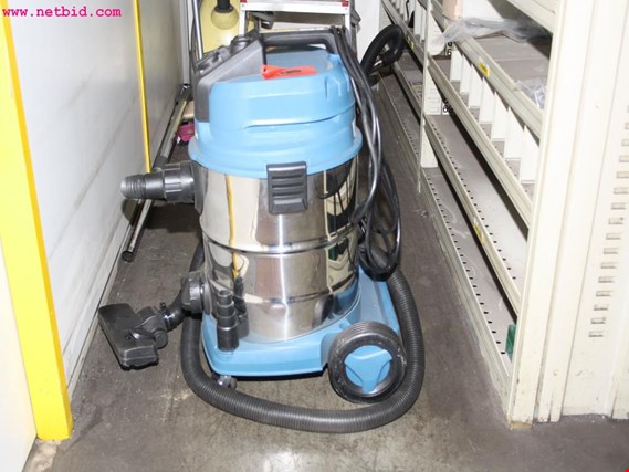 Used Workzone WZ-NTS-30A Wet/dry vacuum cleaner for Sale (Auction Premium) | NetBid Industrial Auctions