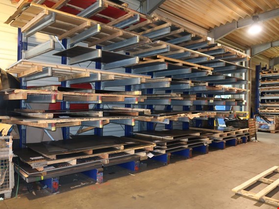 Used Storemaster cantilever shelf (22-4) for Sale (Auction Premium) | NetBid Industrial Auctions