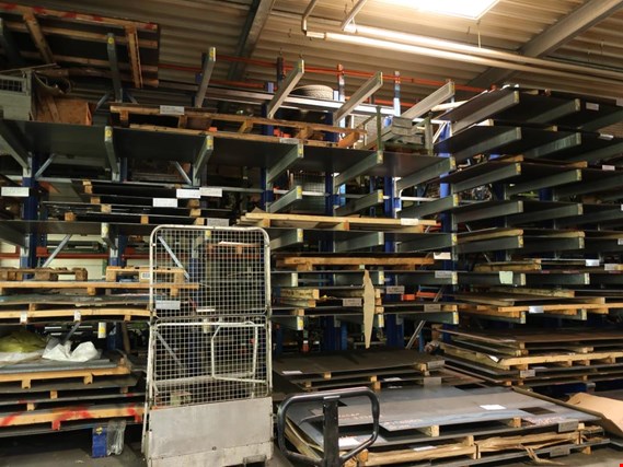 Used Storemaster cantilever shelf (22-9) for Sale (Auction Premium) | NetBid Industrial Auctions