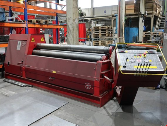 Used MG AK 206 P three-roller sheet metal bending machine for Sale (Auction Premium) | NetBid Industrial Auctions