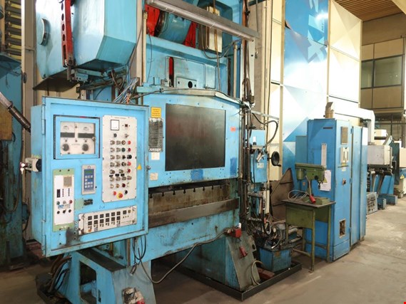Used automatic punch (3101) -Subject to prior sale for Sale (Trading Premium) | NetBid Industrial Auctions