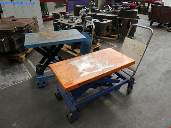 Used 2 Scissor lifts for Sale (Trading Premium) | NetBid Industrial Auctions