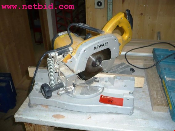 Used DeWalt DW700 Circular saw for Sale (Auction Premium) | NetBid Industrial Auctions