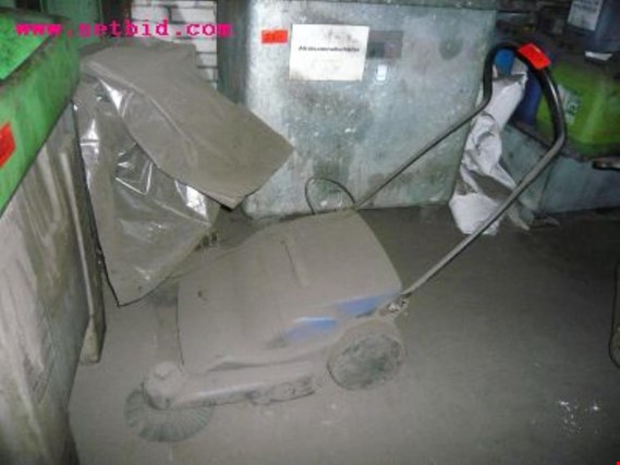 Used Hand sweeper for Sale (Auction Premium) | NetBid Industrial Auctions