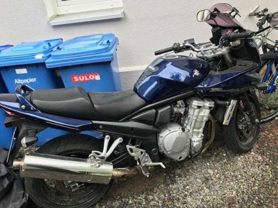 Suzuki WVCH Motorrad gebraucht kaufen (Trading Premium) | NetBid Industrie-Auktionen