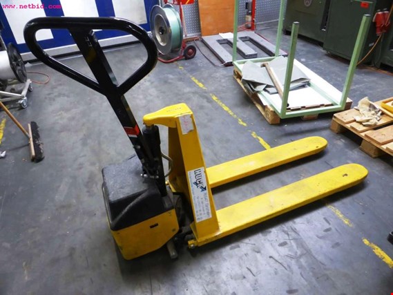 Used Jungheinrich electr. scissor lift truck for Sale (Auction Premium) | NetBid Industrial Auctions