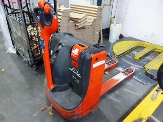 Used Linde T16 Electric pallet truck for Sale (Auction Premium) | NetBid Industrial Auctions