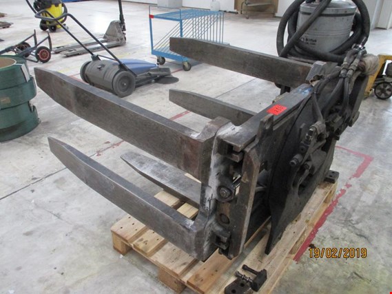 Used Kaup Forklift rotary gripper for Sale (Auction Premium) | NetBid Industrial Auctions