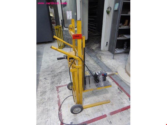Used 2 high-lift truck w. manual winch for Sale (Auction Premium) | NetBid Industrial Auctions
