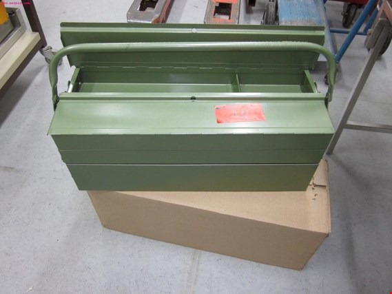 Used 2 Assembly carrier boxes for Sale (Auction Premium) | NetBid Industrial Auctions