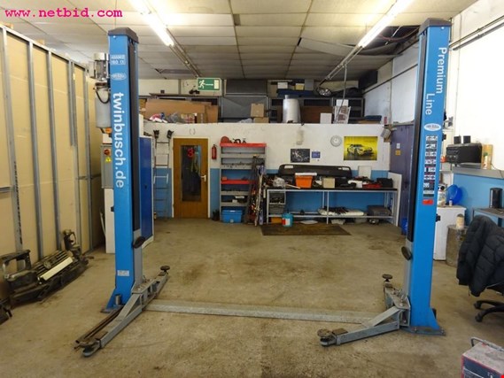 Used Twin Busch Premiumline 2-post vehicle lift for Sale (Auction Premium) | NetBid Industrial Auctions
