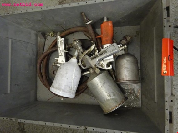 Used 3 Cup paint spray guns for Sale (Auction Premium) | NetBid Industrial Auctions