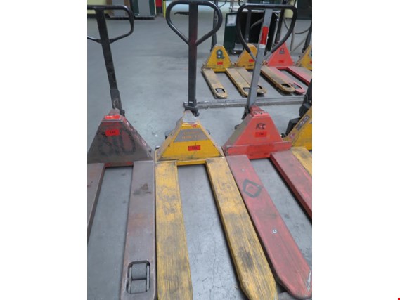 Used Jungheinrich scissor lifting platform #158 for Sale (Auction Premium) | NetBid Industrial Auctions