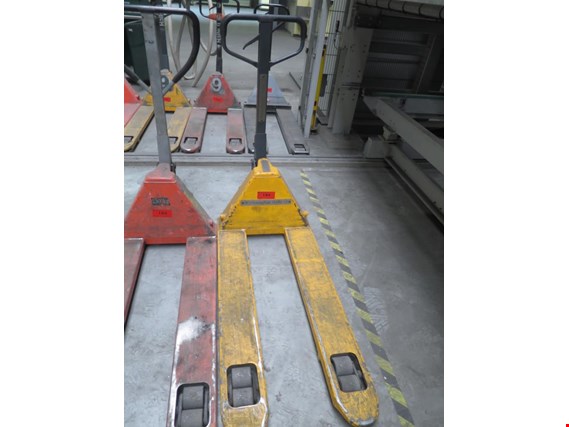 Used Jungheinrich hand-guided pallet truck #164 for Sale (Auction Premium) | NetBid Industrial Auctions