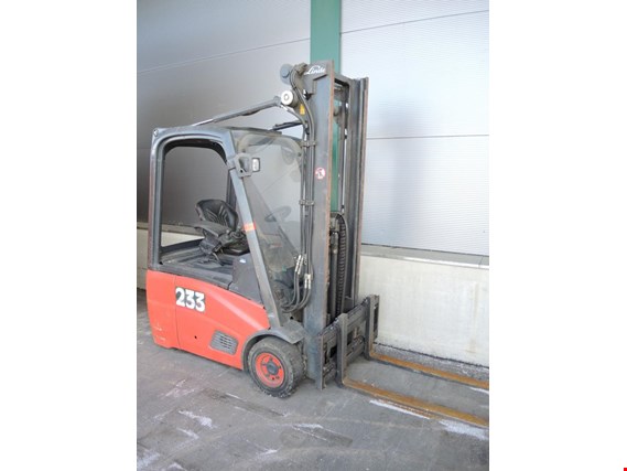 Used Linde E16 C-01 Electric pallet truck #532 for Sale (Auction Premium) | NetBid Industrial Auctions