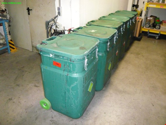 Used 8 Mobile plastic containers with lids for Sale (Trading Premium) | NetBid Industrial Auctions