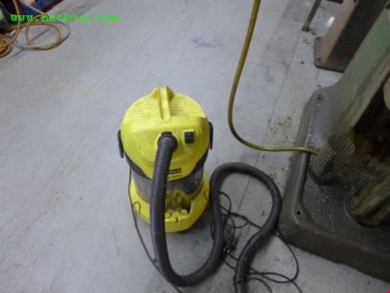 Used Kärcher WD 2 Premium Industrial vacuum cleaner for Sale (Auction Premium) | NetBid Industrial Auctions