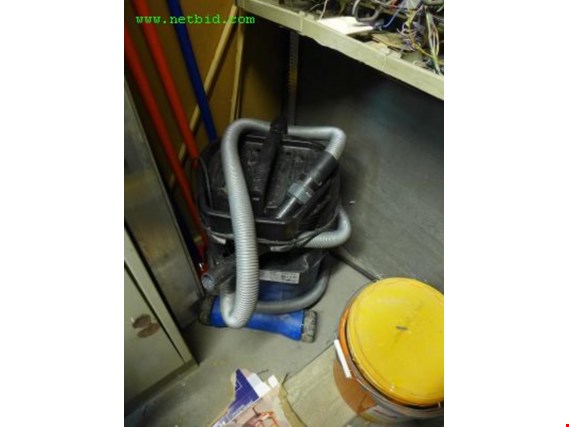 Used Nilfisk Attix 30-01 Industrial vacuum cleaner for Sale (Auction Premium) | NetBid Industrial Auctions