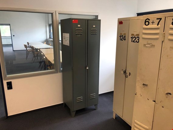 Used 4 Changing room lockers for Sale (Online Auction) | NetBid Industrial Auctions